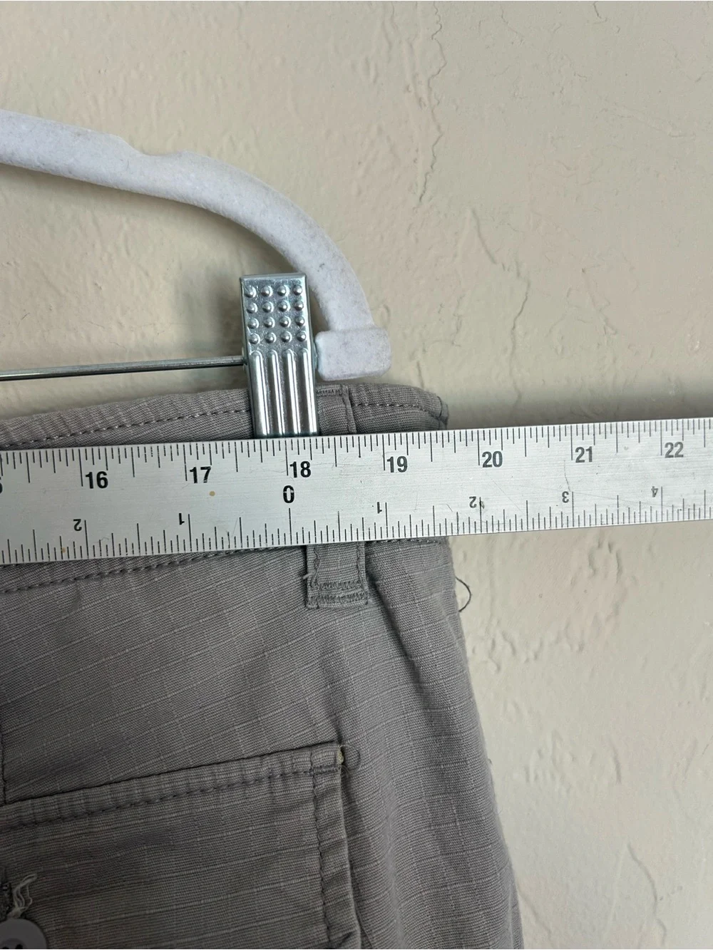 Wear First Mens Gray Khaki Cargo Pocket Cotton Blend Shorts Sz 40 (1762)